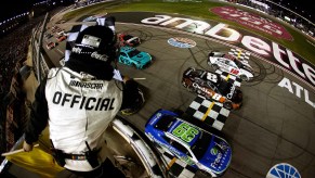 NASCAR Ambetter 400 at Atlanta three-wide finish