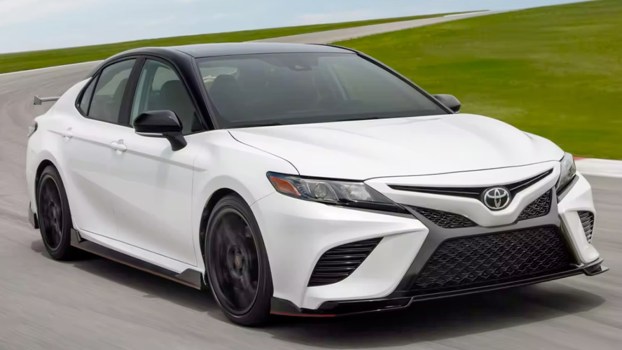 2024 Toyota Camry Pros and Cons According to 4 Trusted Experts