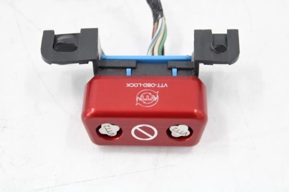 Red metal lock on an OBD port pigtail