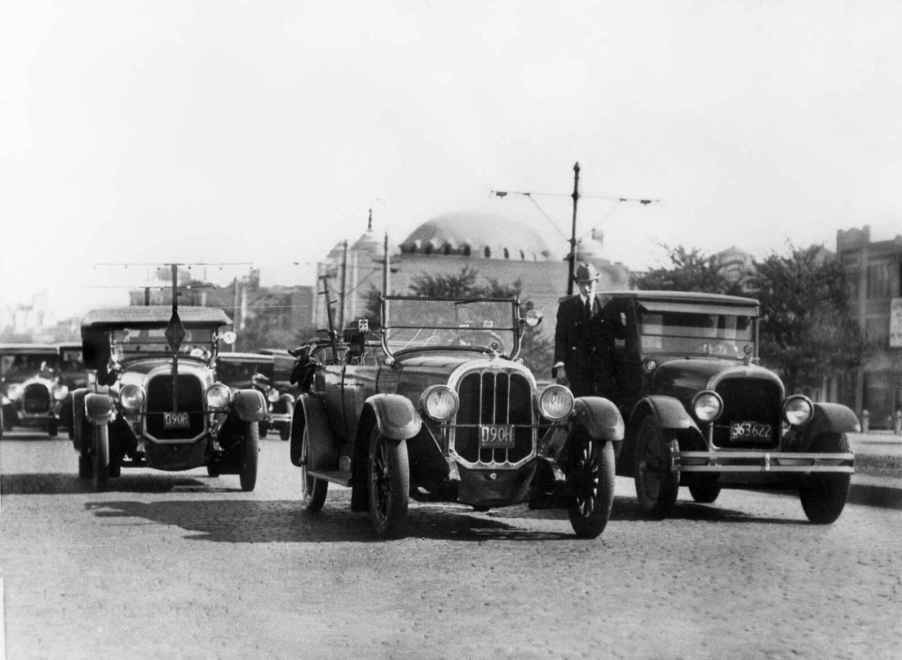 Francis Houdina's "American Wonder" a car controlled remotely without a driver, shown in 1925 on a Boston road