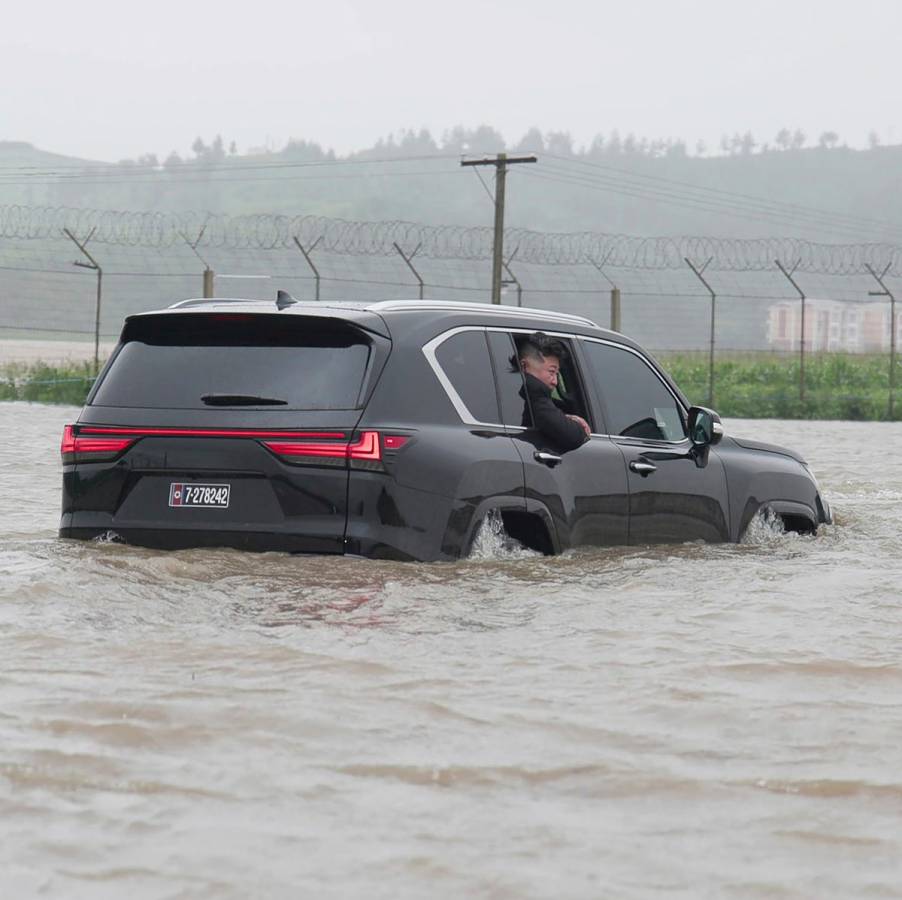 Kim Jung Un using his Lexus LX 600 in a flood