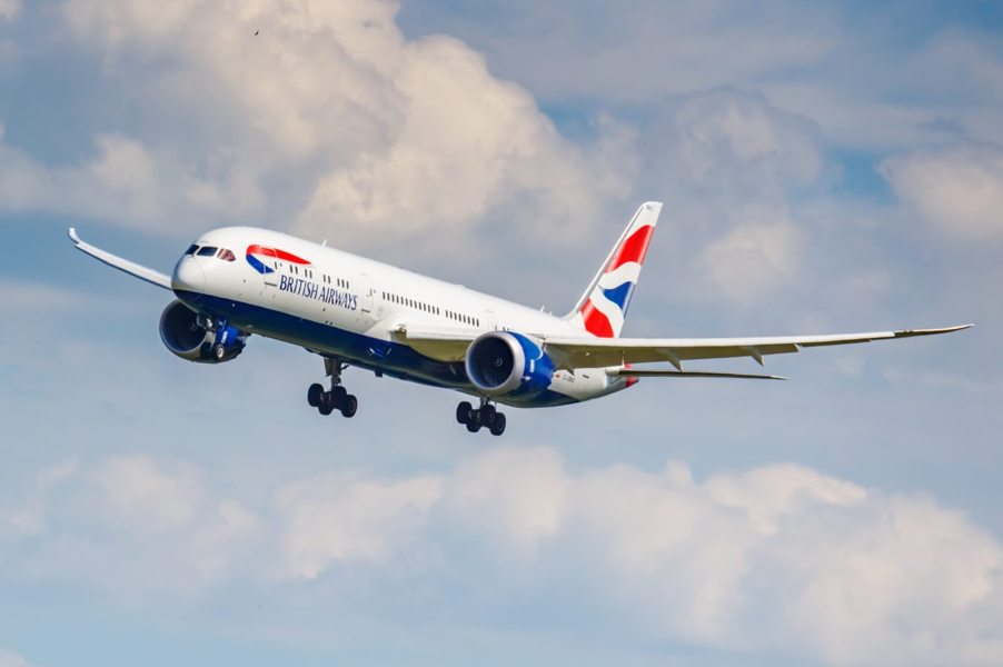 A British Airways flight aboard a Boeing 787-9 Dreamliner landing.