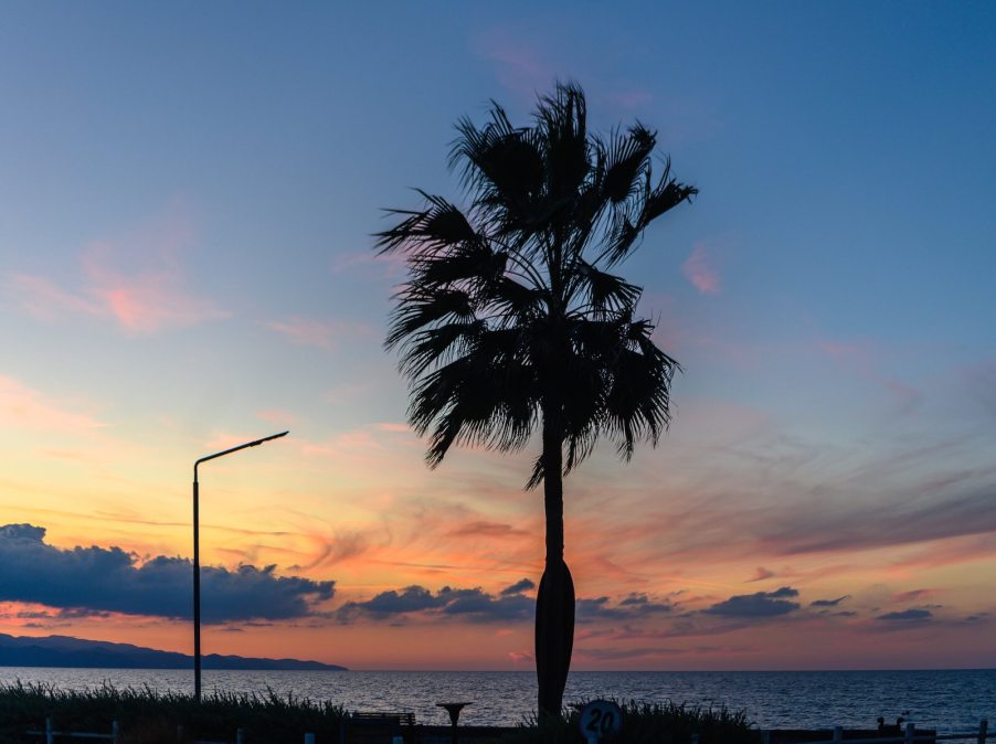 Twilight beach where Florida man locked himself in 1997 Lincoln Continental