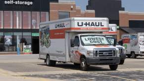 Police recently made multiple arrests in Missouri after a traffic stop uncovered 7 kids in the back of a U-Haul.