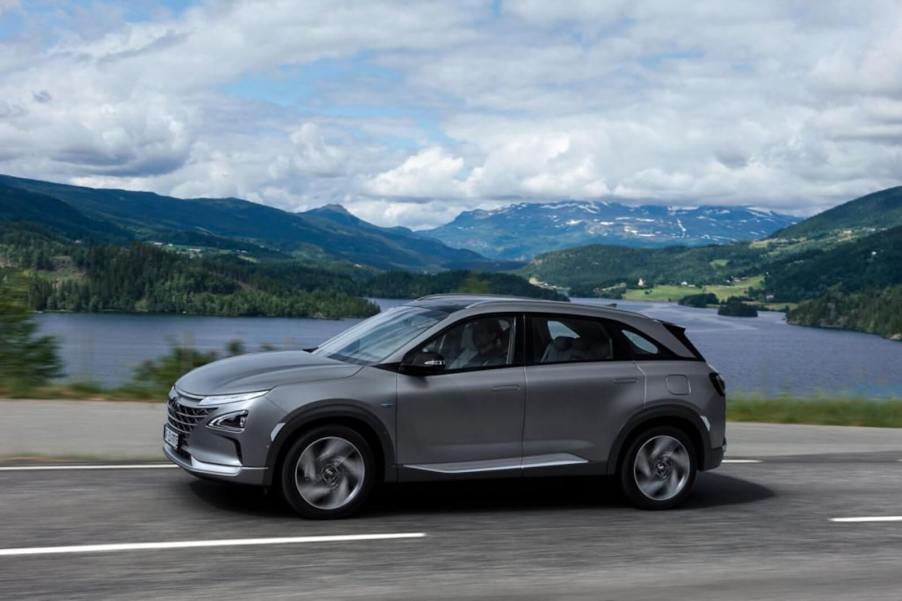 A Hyundai NEXO, the worst-selling car in America, drives up a hill.